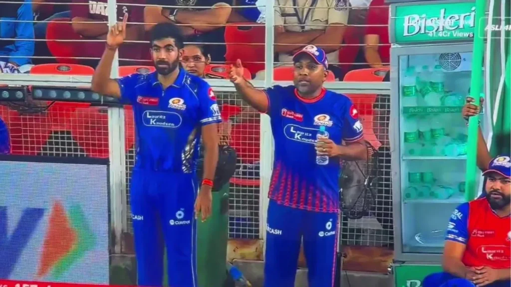 Mahela Jayawardene hijacks MI captaincy mid-match, leaves Jasprit Bumrah baffled